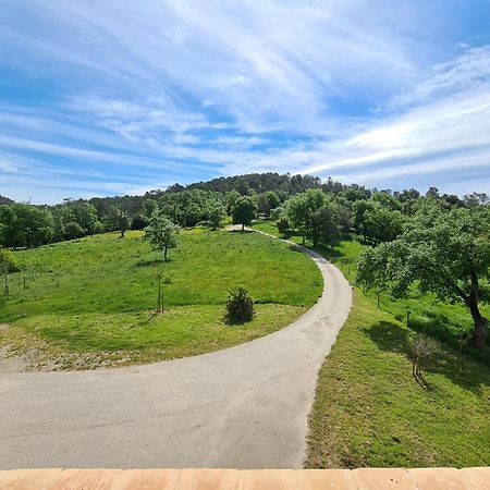 Mieres  Harveys Homestay - Adults Only חדר תמונה