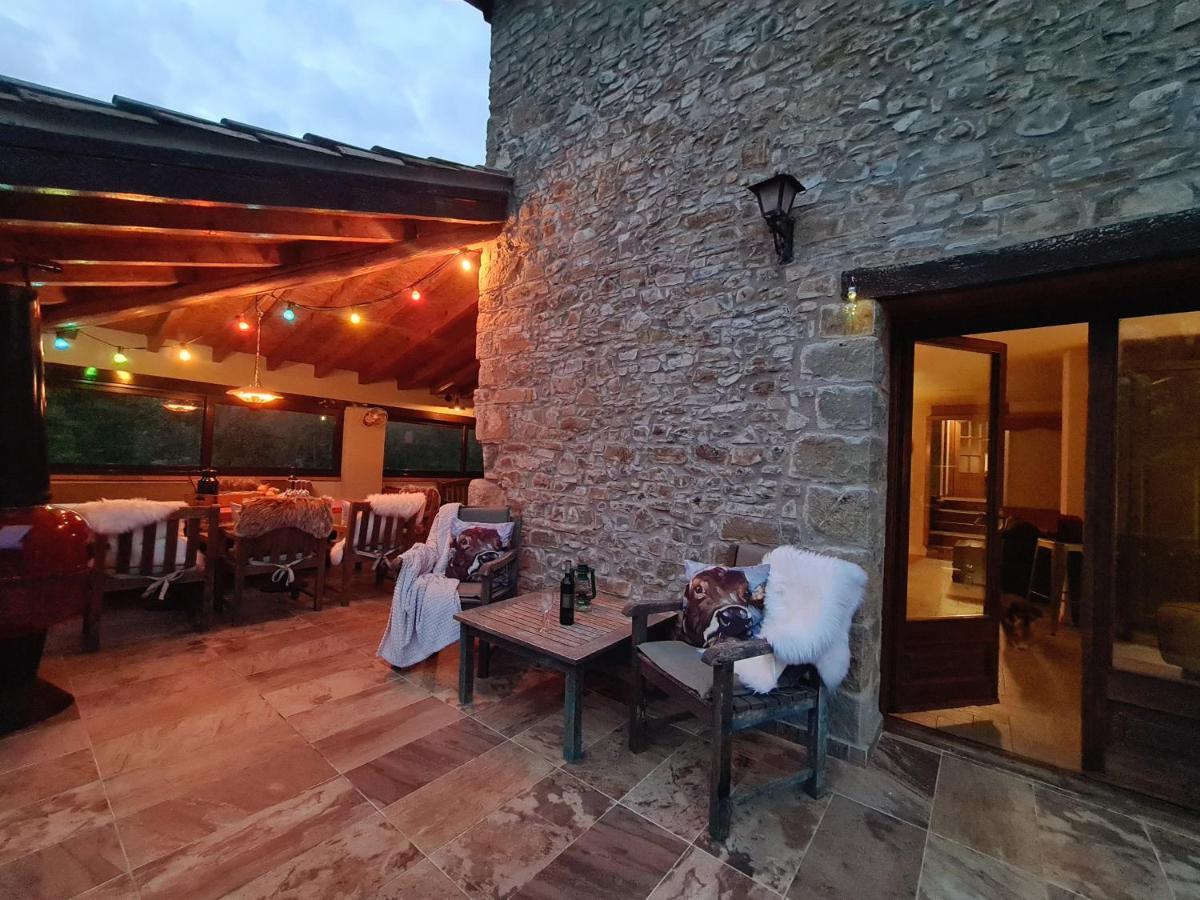 Mieres  Harveys Homestay - Adults Only מראה חיצוני תמונה